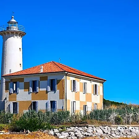 With Large Swimming Pool And Place Apartament Bibione