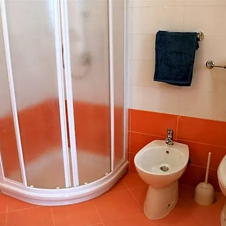 With Large Swimming Pool And Place Apartament Bibione