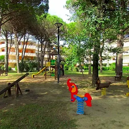 With Large Swimming Pool And Place * Bibione