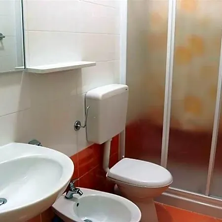 With Large Swimming Pool And Place Apartament